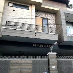 Dr puneet kathuria residence