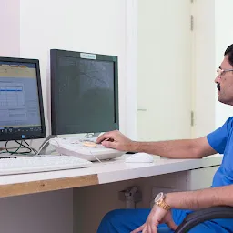 Dr. Rajeev Rathi | Best Cardiologist in Delhi | TAVI, Radial Angiography & Angioplasty | Heart Doctor | हृदय रोग विशेषज्ञ