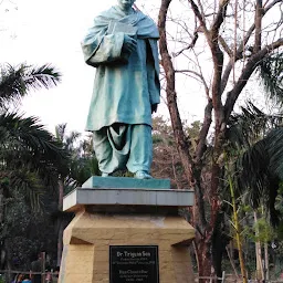 Dr. Triguna Sen Statue