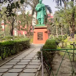 Dr. Triguna Sen Statue