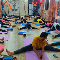 Drishti Yogshala Rishikesh ( Yoga School )