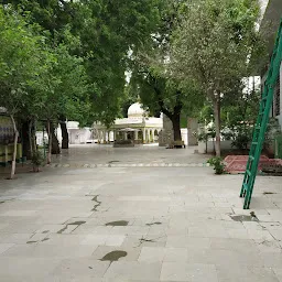 Dudha Dhari Dargah, Masjid & Kabristan