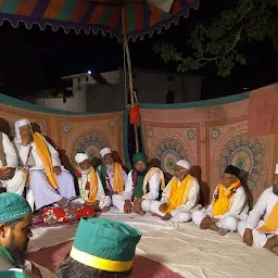 Dulhe peera DargahDargah hari topi wale saheb ki dargah