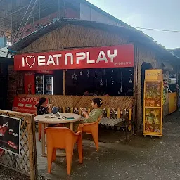 EAT N PLAY