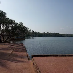 Edava Nadayara Kayal