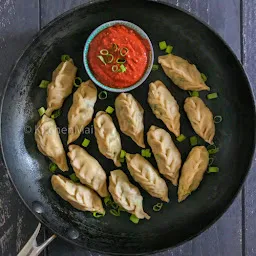 Everest chinese food manjalpur