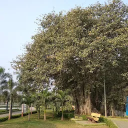 Ex. Mayor Bharat Savant Palm Udyan