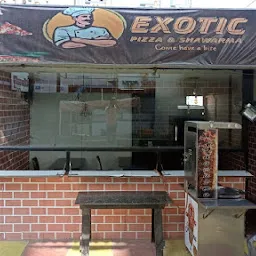 Exotic pizza and shawarma