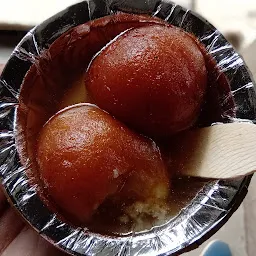 famous puri sabji shop