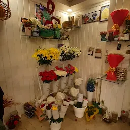 FNP: Florist in Gomtinagar Lucknow