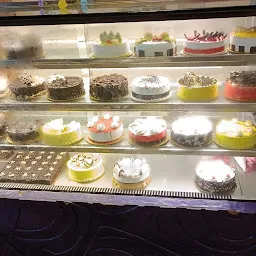 FROZEN Cake & Icecream Shop