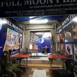 Full moon pizza