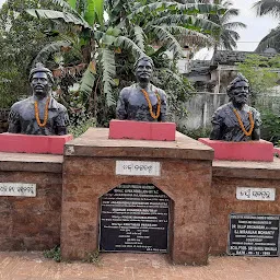 Gada Khordha 5 Veer Statue