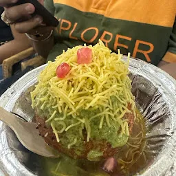 Gajab Ka Swad Chachi Ki Kachori & Namkeen