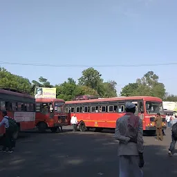 Ganesh Khind Road - LIC Building