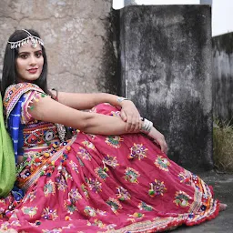 Garba Dresses Bhopal, Navratri Chaniya Choli | Garba Designer Lehenga & Jewellery on Rent | Dandiya Costumes for Hire