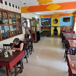 Garuda Lodge and Restaurant