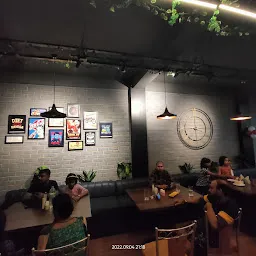 Gayatri Restaurant & Cafe