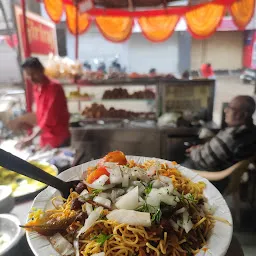 Giriraj Sweets and Namkeen