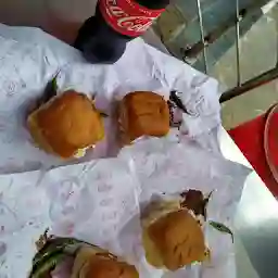 Goli Vada Pav