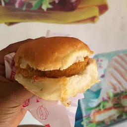 Goli Vada Pav