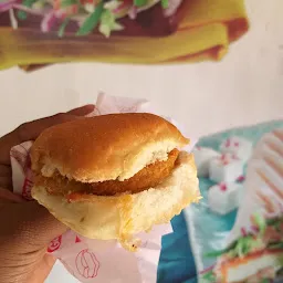 Goli Vada Pav