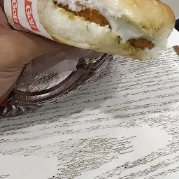 Goli Vada Pav No. 1 Pawanpuri