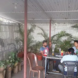 Golu Da's Cafe