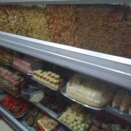 Gowri Sweets And Bakery