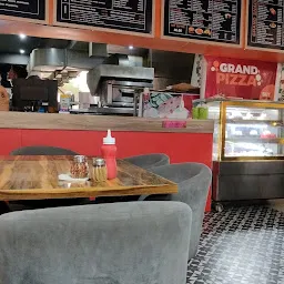 Grand Pizza