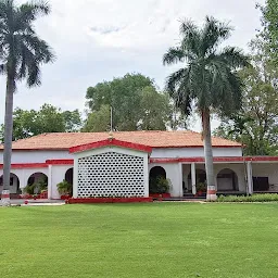 GRENADIERS Officer's Mess