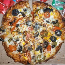 GUPTA ji DOMIN'S PIZZA OUTLET & HOMETOWN SPICY HOT PIZZA