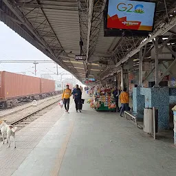 Gurugram Railway Station Cab pick and drop area