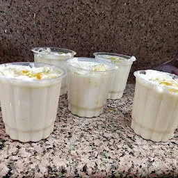 Gurunanak Lassi Bhandar, सरदारजी की पुरानी दुकान