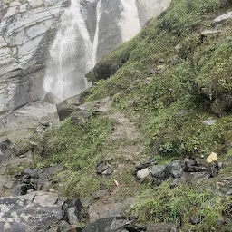 Hadsar Waterfall