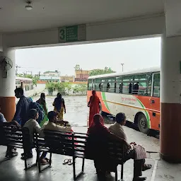 Hardoi bus station