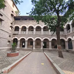 Haribhai Devkaran High School and Junior College, Solapur