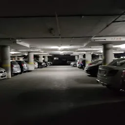 Hazaratganj Parking