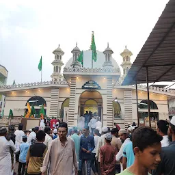 Hazrat Akbar Shahid Rahmatullah Alaih - Shrine - Surat - Gujarat | Yappe.in