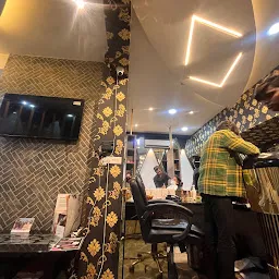 Head Queen With Mister Salon - Best Makeup | Hair and Skin | Salons in Varanasi