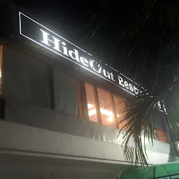 Hideout Restaurant and Cafe (Best Pizza and Burgers and Fast food)