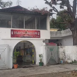 Hideout Restaurant and Cafe (Best Pizza and Burgers and Fast food)