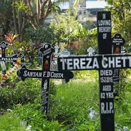 Holy Cross Cemetery