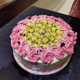 Home Made Cakes : call/WhatsApp 7600464953