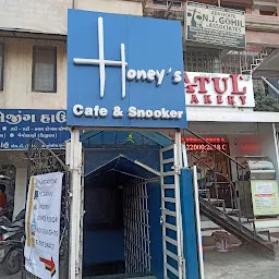 Honey’s Cafe & Snooker