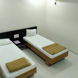 Hotel Anand Restaurant & Rooms