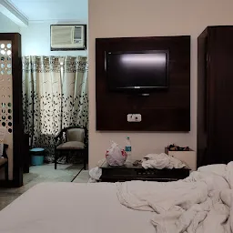 Hotel Basera Vrindavan