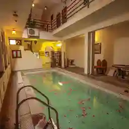 Hotel Devraj Niwas on Lake Pichola Udaipur