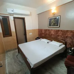 Hotel Dhabhai's