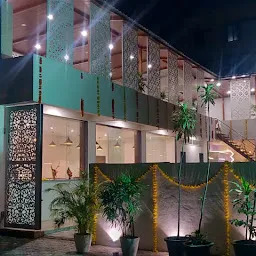Hotel Dwarka Restaurant